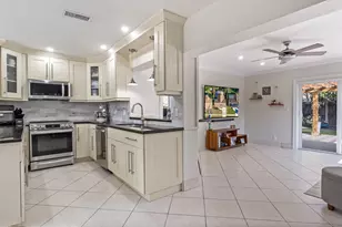 9249 Affirmed Ln, Boca Raton, FL 33496 - Photo 10