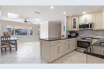 9249 Affirmed Lane, Boca Raton, FL 33496 - Photo 6