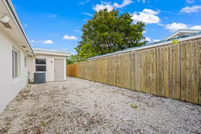 253 SW 2nd Court, Deerfield Beach, FL 33441 - Photo 20