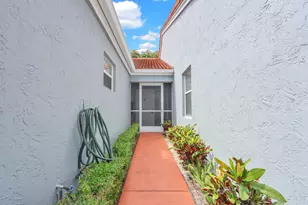 9904 Summerbrook Terrace, Boynton Beach, FL 33437 - Photo 4