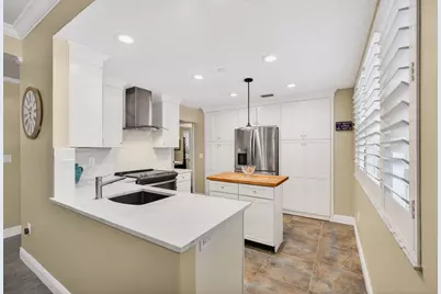 911 Oak Harbour Drive, Juno Beach, FL 33408 - Photo 2