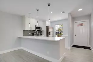 714 Nantucket Cir, Lake Worth, FL 33467 - Photo 12