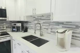 167 Sussex I, West Palm Beach, FL 33417 - Photo 2