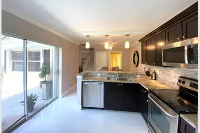 40 Essex Court #A, Royal Palm Beach, FL 33411 - Photo 4