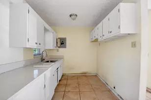 2013 Longwood Rd, West Palm Beach, FL 33409 - Photo 10