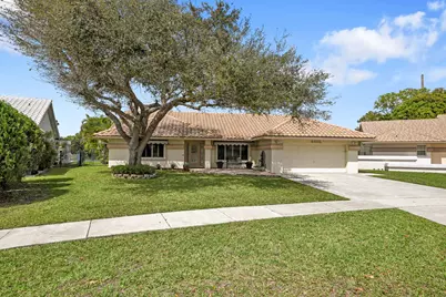 9232 Sun Pointe Drive, Boynton Beach, FL 33437 - Photo 2