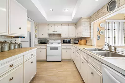 446 Pine Villa Drive, Atlantis, FL 33462 - Photo 16