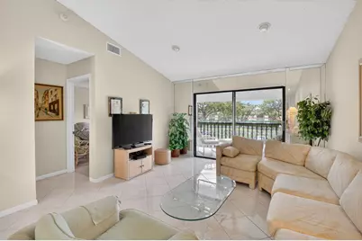 15235 Lakes Of Delray Boulevard #303, Delray Beach, FL 33484 - Photo 4