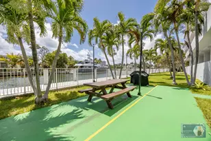 137 Golden Isles Dr, Hallandale Beach, FL 33009 - Photo 30