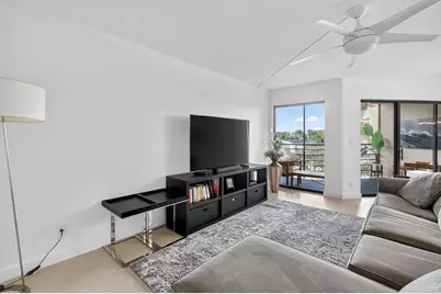 5851 Camino Del Sol #Apt 402, Boca Raton, FL 33433 - Photo 4