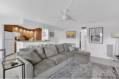 5851 Camino Del Sol #Apt 402, Boca Raton, FL 33433 - Photo 4