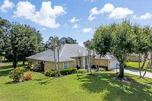 2017 SE Allamanda Dr, Port Saint Lucie, FL 34952 - Photo 2