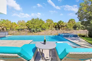 2475 NE Evinrude Cir, Jensen Beach, FL 34957 - Photo 4