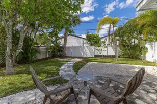 498 NE 47th St, Boca Raton, FL 33431 - Photo 20