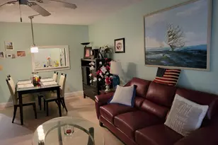 700 Lori Dr, Palm Springs, FL 33461 - Photo 2