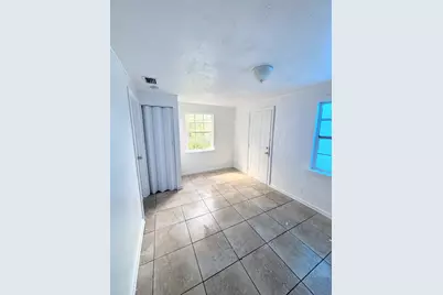 804 Ridgewood Drive #2, West Palm Beach, FL 33405 - Photo 4