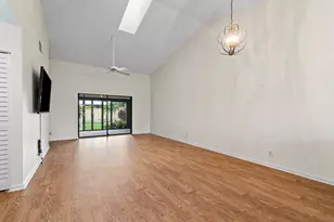 7711 SE Sugar Sand Circle E, Hobe Sound, FL 33455 - Photo 4