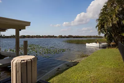 1080 Lake Drive, Delray Beach, FL 33444 - Photo 10