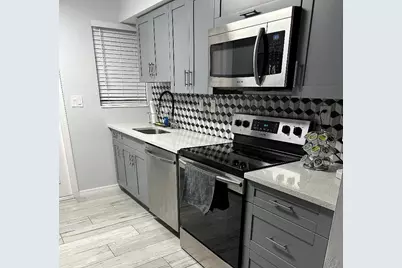 136 Akron Street #A2, Lake Worth, FL 33461 - Photo 4