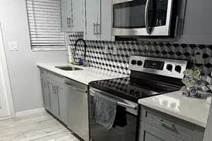 136 Akron St, Lake Worth Beach, FL 33461 - Photo 4