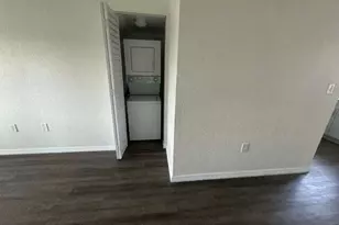 206 NW 84th St, Miami, FL 33150 - Photo 10
