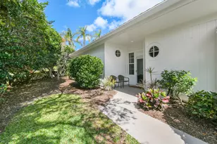 2201 NW Seagrass Dr, Palm City, FL 34990 - Photo 8