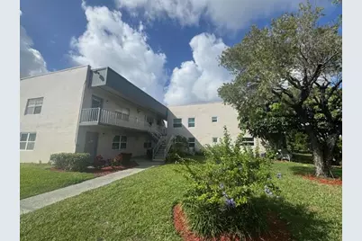 749 Burgundy P, Delray Beach, FL 33484 - Photo 2