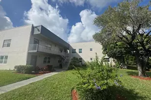 749 Burgundy P, Delray Beach, FL 33484 - Photo 2