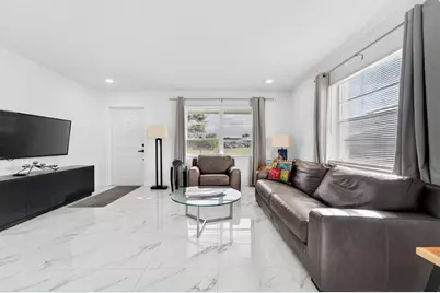 688 SW Lake Court, Boynton Beach, FL 33426 - Photo 6