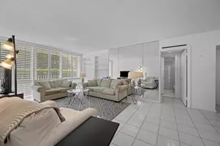401 Peruvian Ave, Palm Beach, FL 33480 - Photo 1