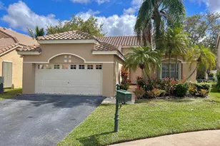 1236 Bayview Cir, Weston, FL 33326 - Photo 1