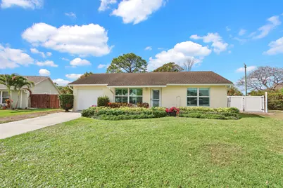 129 Village Circle, Jupiter, FL 33458 - Photo 1