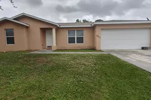 2311 SE Charleston Dr, Port Saint Lucie, FL 34952 - Photo 1