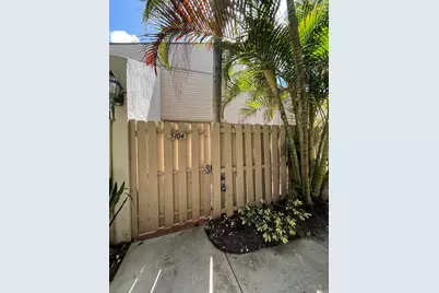 616 Executive Center Drive #104, West Palm Beach, FL 33401 - Photo 1