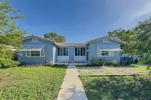 902 NE 34th St, Oakland Park, FL 33334 - Photo 1