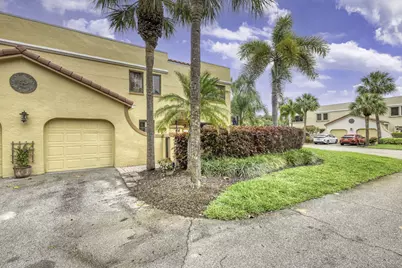 44 Uno Lago Drive, North Palm Beach, FL 33408 - Photo 1