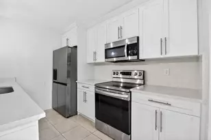 590 Green Springs Pl, West Palm Beach, FL 33409 - Photo 1
