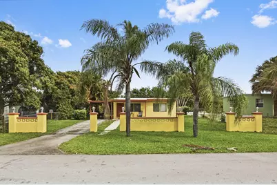 291 Tulip Tree Drive, Lantana, FL 33462 - Photo 1