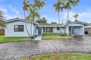 2674 NE 8th Ct, Pompano Beach, FL 33062 - Photo 1