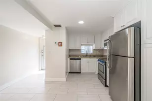 9523 S Hollybrook Lake Dr, Pembroke Pines, FL 33025 - Photo 1
