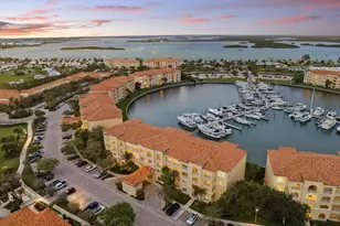 14 Harbour Isle Dr W, Fort Pierce, FL 34949 - Photo 1