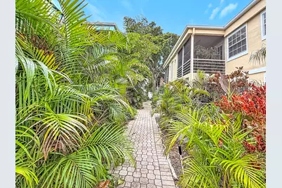 305 SE 11th Avenue #D, Pompano Beach, FL 33060 - Photo 1