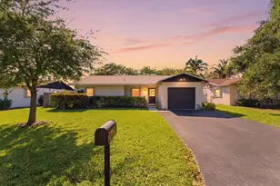 2428 NW 98th Ln, Coral Springs, FL 33065 - Photo 1