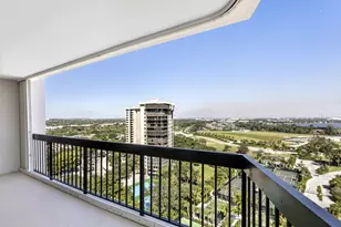 2425 Presidential Way Way, West Palm Beach, FL 33401 - Photo 1