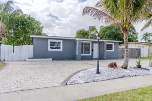320 N 69th Way, Hollywood, FL 33024 - Photo 1