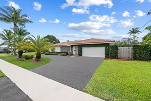 5660 SW 9th St, Plantation, FL 33317 - Photo 1