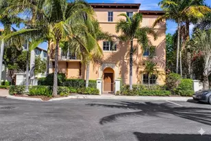 78 NW Hawthorne Pl, Boca Raton, FL 33432 - Photo 1