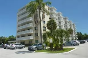 1831 NE 38th St, Oakland Park, FL 33308 - Photo 1