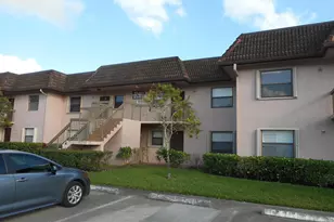 10346 NW 11th St, Pembroke Pines, FL 33026 - Photo 1