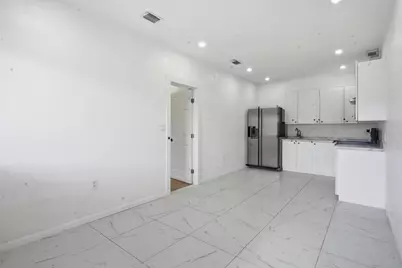 340 SW 11th Avenue #2a, Hallandale Beach, FL 33009 - Photo 1